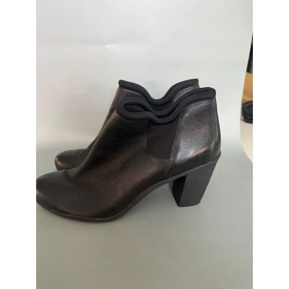 Womens Clarks Artisan Boots Size 12 Black Leather Ankle Boot with Block Heel (B)